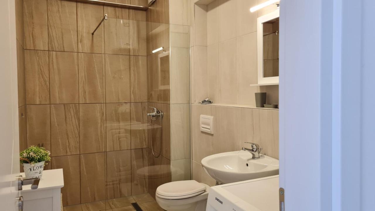 Vista View Comfort Саранде Екстериор снимка
